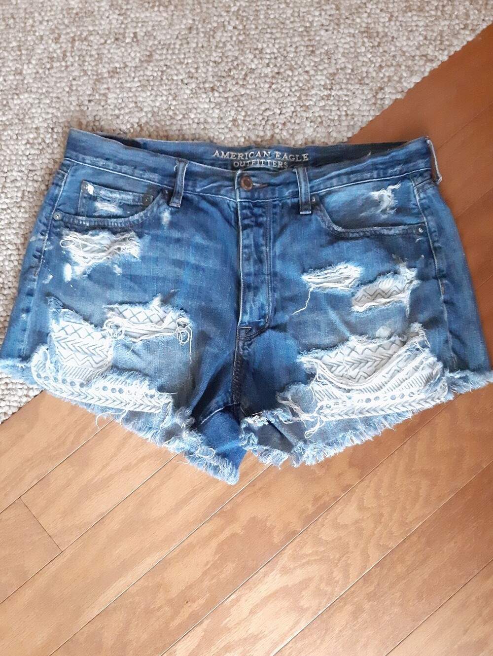 American Eagle Destroyed Buttonfly Vintage Hi Rise Festival Shorts size 12